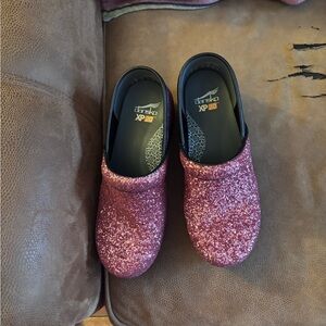 Dansko Women's Sparkling Mules - Pink Glitter